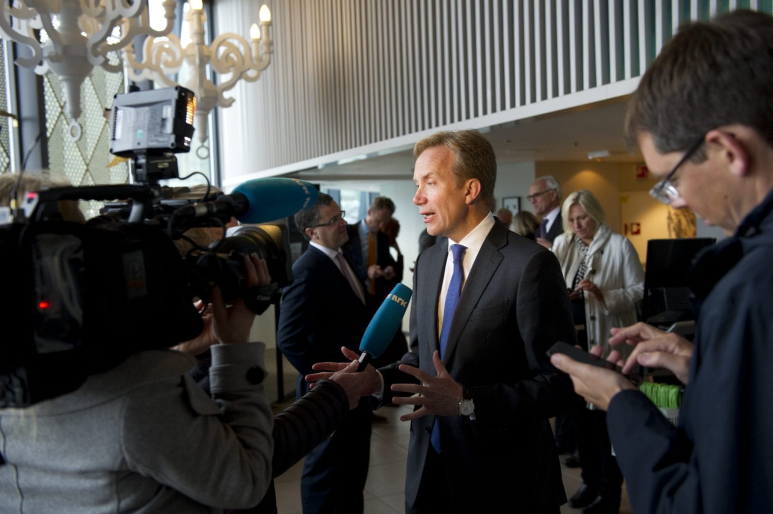 Echo cancellation algorithm picture